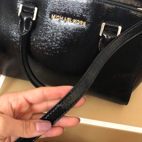 Authentic Michael Kors Medium Selma Satchel - Picture 7 of 8